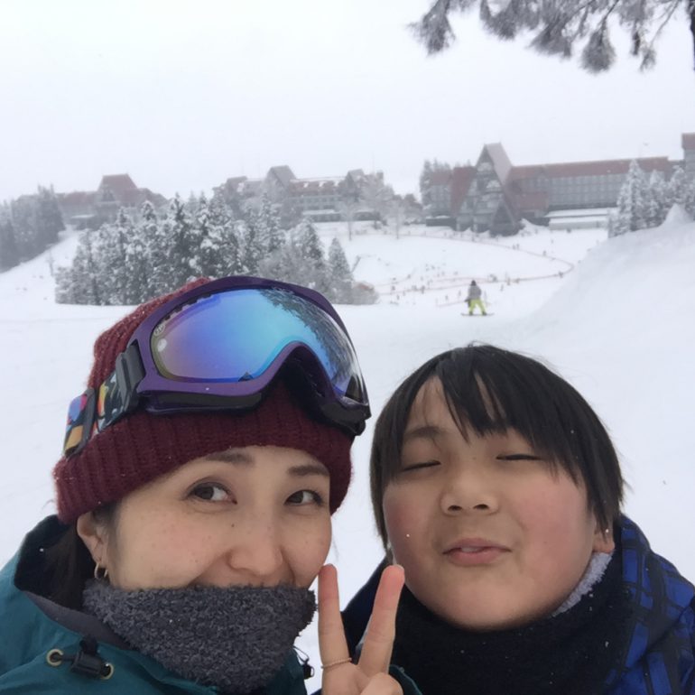 ジョイナステラス二俣川店|佐藤絵美さん親子でスノーボード