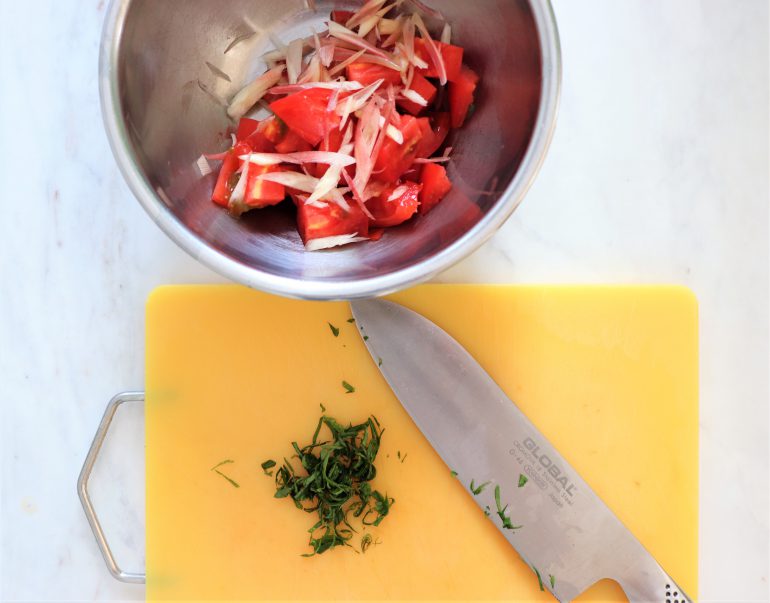 トマトと大葉、ツナ缶のサラダそうめん作り方